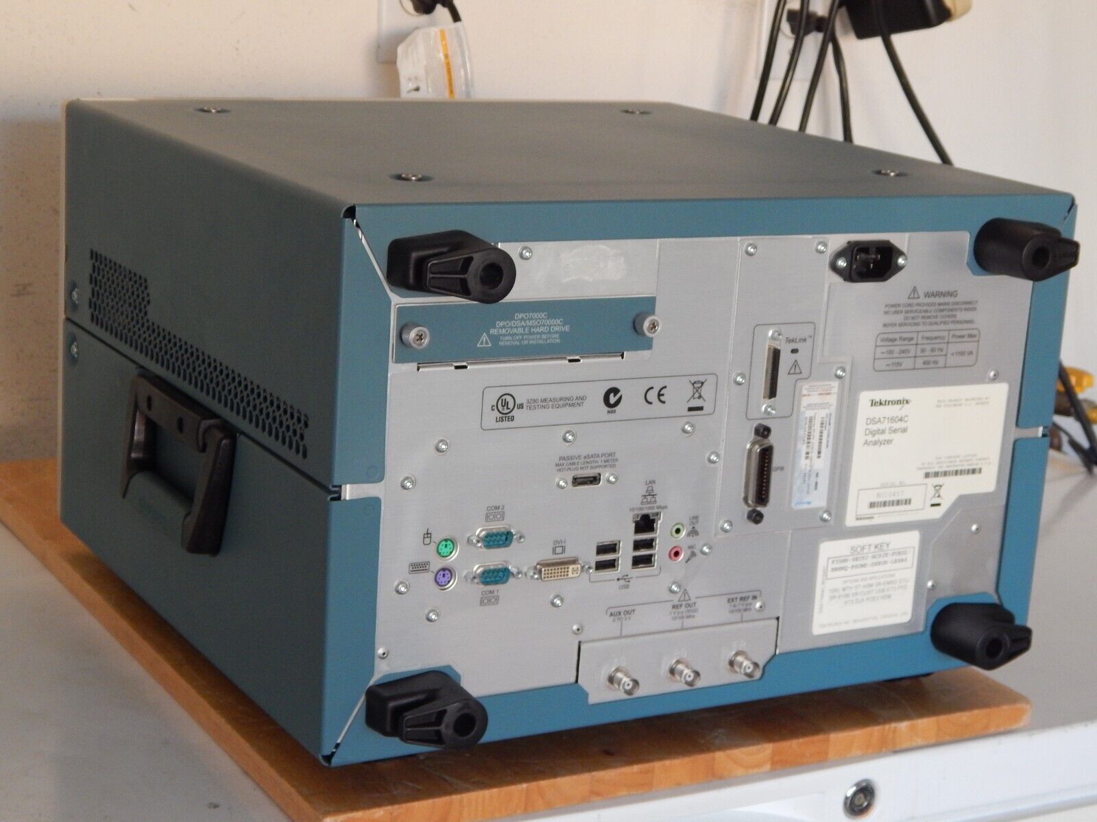 Tektronix DSA71604C 16Ghz 100GS/s Oscilloscope w/opt's NIST cal'ed w/data Tektronix DSA71604C 16Ghz 100GS/s Oscilloscope w/opt's NIST cal'ed w/data